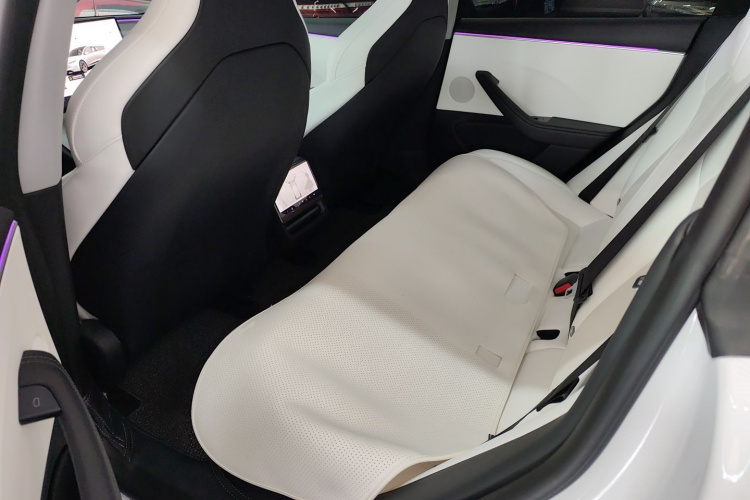 特斯拉 Model 3 2024款 高性能全轮驱动版中控内饰21