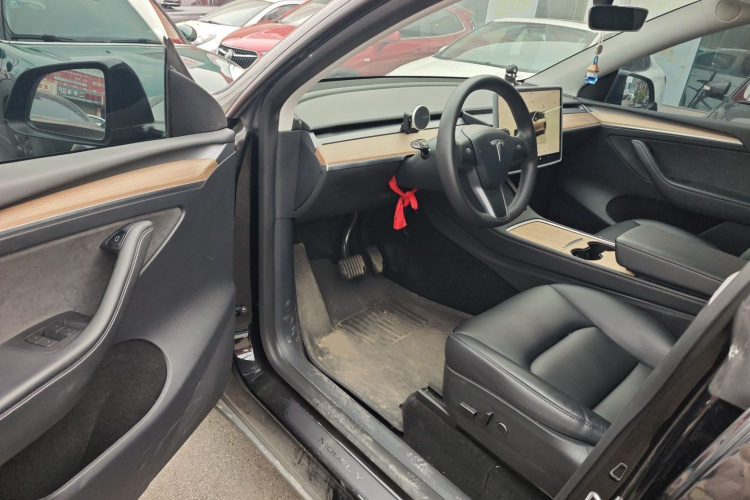 特斯拉 Model Y 2022款 改款 后轮驱动版中控内饰20