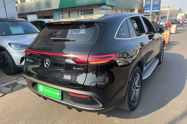 奔驰EQC 2022款 改款 EQC 400 4MATIC车身外观7