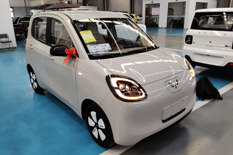 五菱汽车 宏光MINIEV 2025款 四门版 进阶款车身外观3