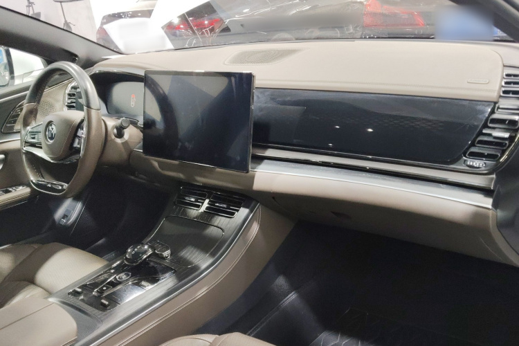 比亚迪 汉 2022款 EV 创世版 610KM四驱尊享型中控内饰12