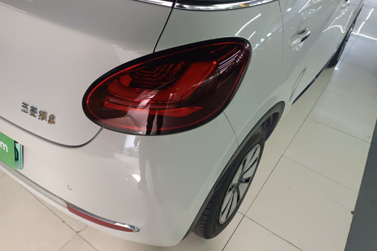 五菱汽车 五菱缤果 2023款 410km 灵犀尊享款车身外观6006