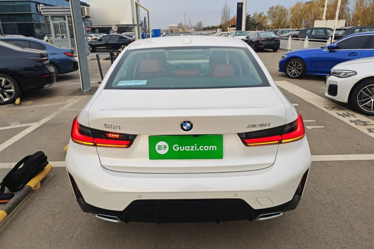 宝马3系 2025款 325i M运动套装车身外观6