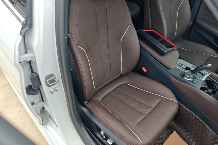 宝马5系 2023款 530Li 领先型 M运动套装局部细节41