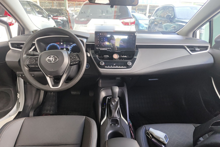 丰田 雷凌 2023款 智能电混双擎 1.8L 运动版中控内饰12