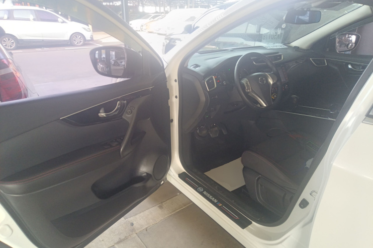 日产 逍客 2017款 2.0L CVT智享版 国V中控内饰20