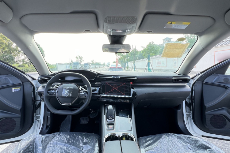 标致508 2022款 改款 508L 360THP PureTech 先锋版中控内饰7001