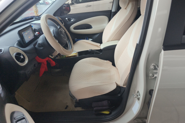 五菱汽车 五菱缤果 2024款 203km 轻享款中控内饰19