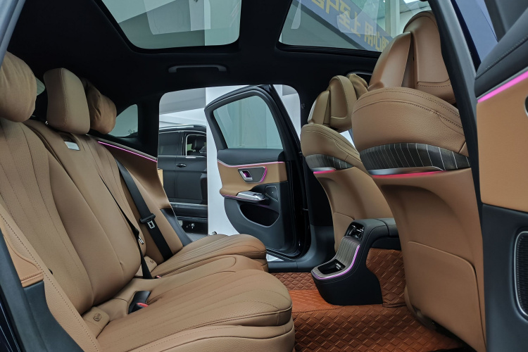 奔驰E级 2024款 E 300 L 时尚型中控内饰7004