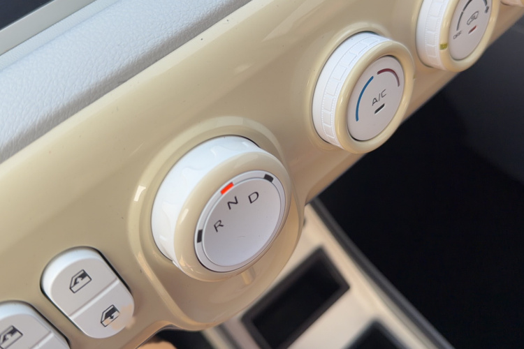 奔腾小马 2025款 222km 灵动马局部细节18