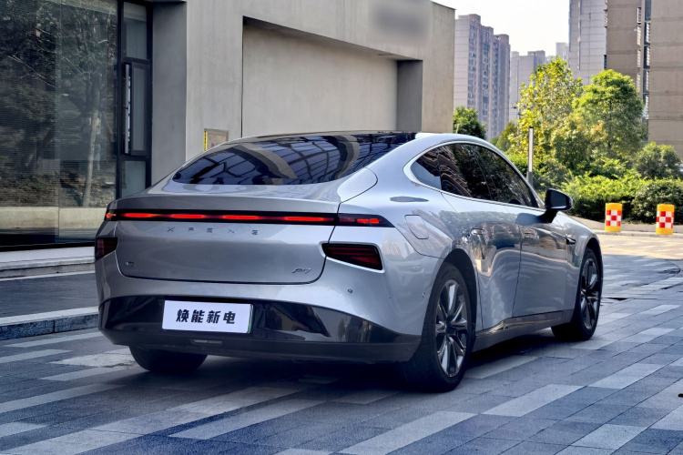 小鹏P7 2020款 670N车身外观6008