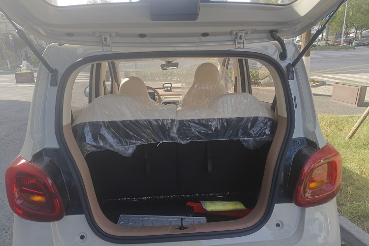 五菱汽车 宏光MINIEV 2025款 四门版 进阶款机舱底盘23