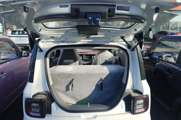 吉利银河 2025款 210km 熊猫卡丁机舱底盘23