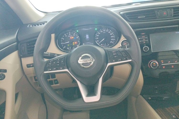 日产 奇骏 2017款 2.0L CVT舒适版 2WD局部细节13