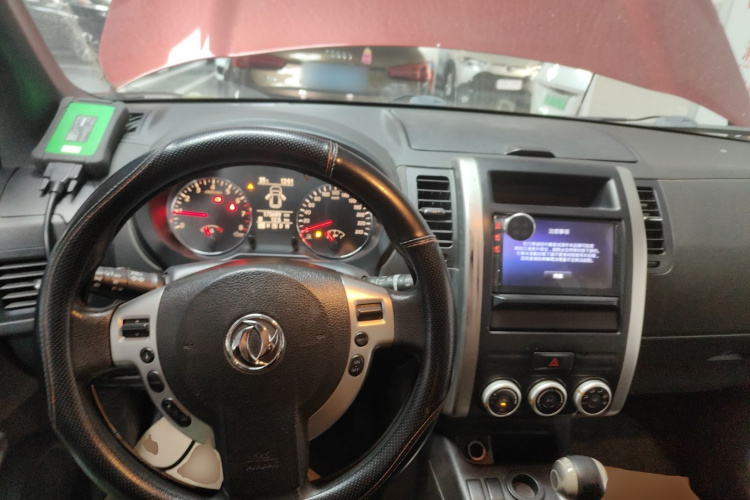 东风风度MX6 2015款 2.0L CVT两驱全能版中控内饰12