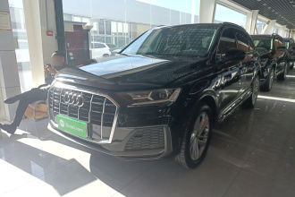 奥迪Q7 2023款 45 TFSI quattro S line运动型