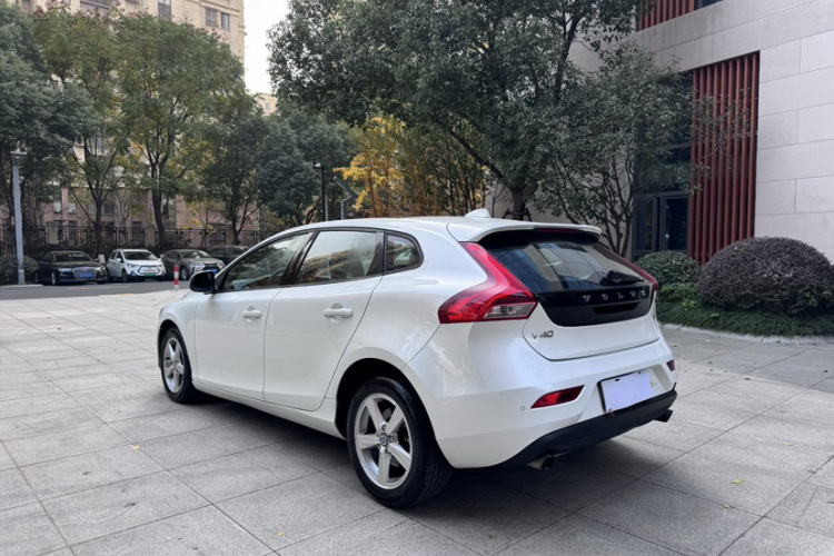 沃尔沃V40 2016款 T3 智逸版车身外观6006