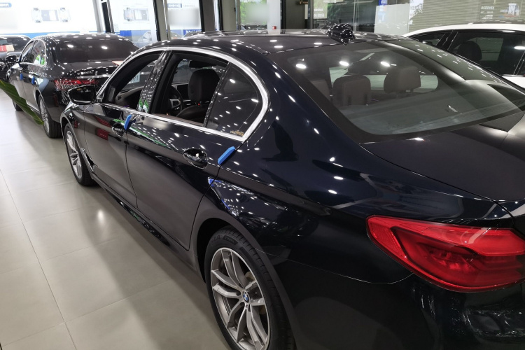 宝马5系 2020款 525Li M运动套装车身外观4