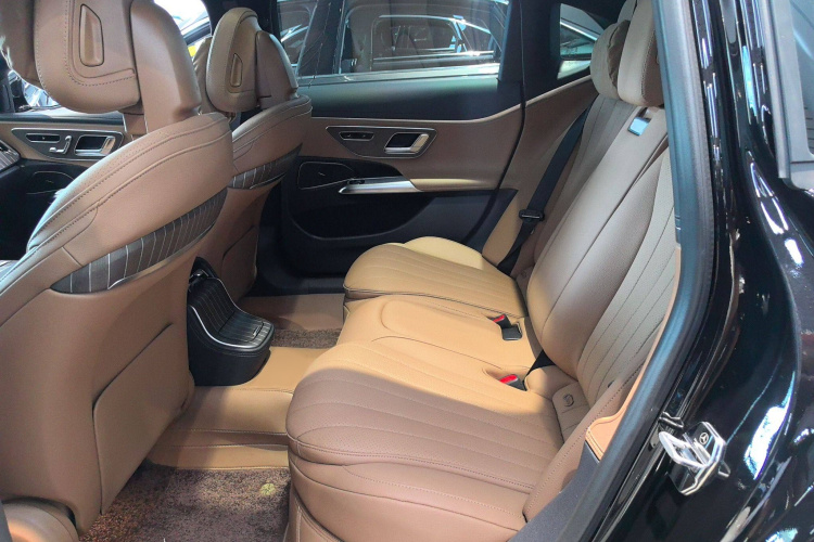 奔驰E级 2024款 E 300 L 时尚型中控内饰7001