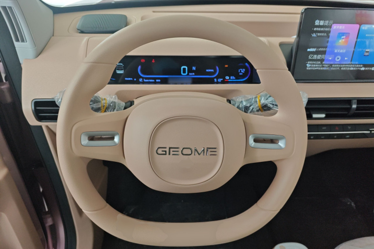 吉利银河 2024款 熊猫mini 200km 耐力熊中控内饰13