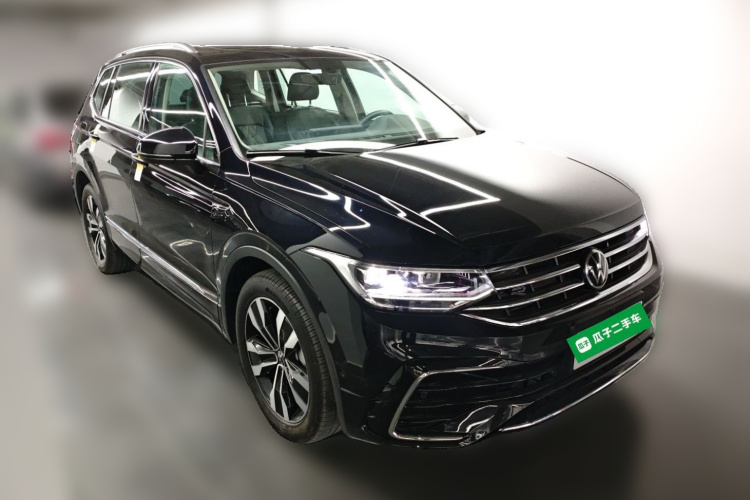 大众 途观L 2024款 出众款 330TSI 自动两驱R-Line龙耀版车身外观3