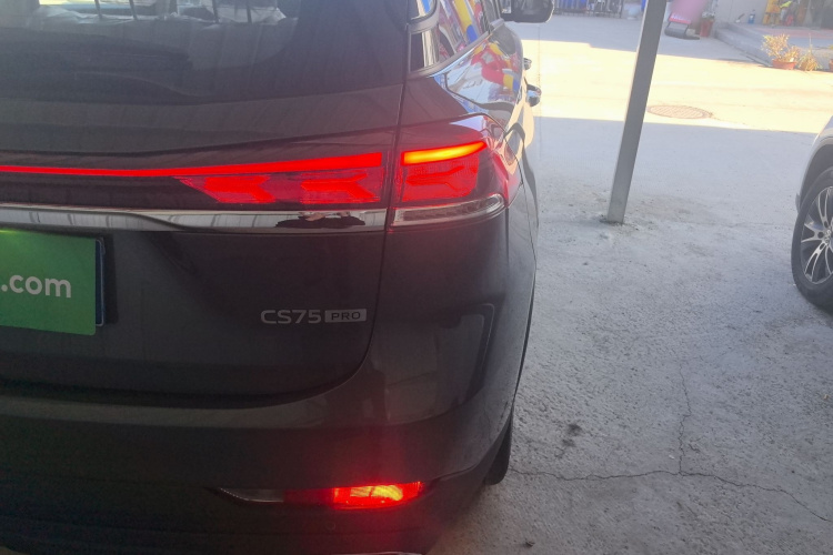 长安CS75 2026款 PRO 1.5T DCT 尊享型 7座车身外观9