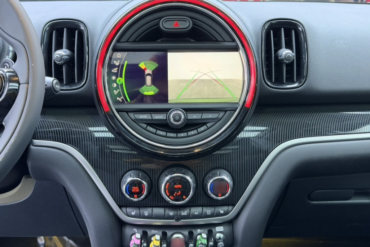 MINI Countryman 2020款 2.0T COOPER S ALL4 极地版中控内饰7004
