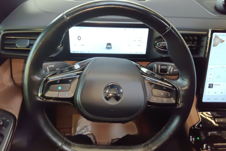 蔚来ES8 2020款 580KM 签名版 六座版中控内饰13