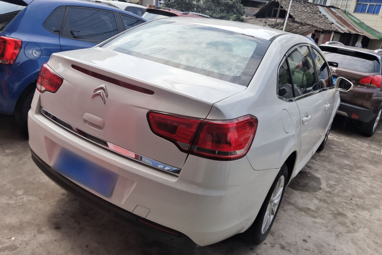 雪铁龙 世嘉 2016款 经典 三厢 1.6L 手动品尚型车身外观6003