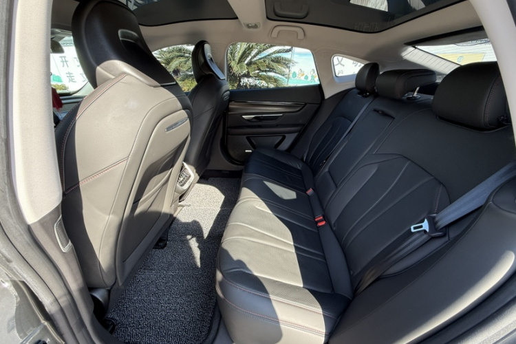 小鹏P7 2022款 670N+中控内饰7005