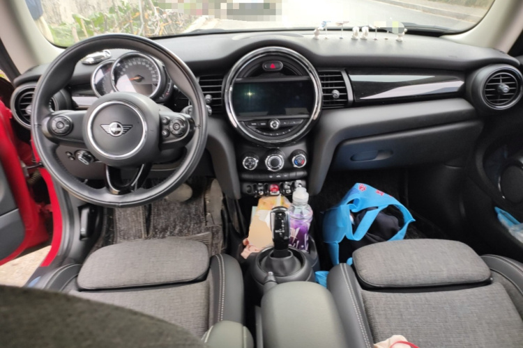 MINI 2019款 1.5T COOPER 经典派中控内饰12