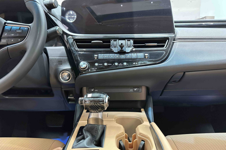 雷克萨斯ES 2022款 200 卓越版中控内饰7012