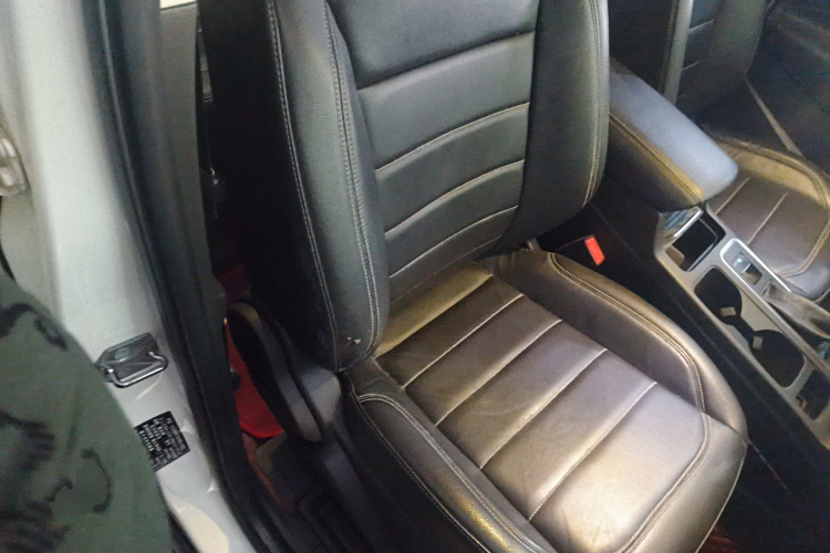 福特 翼虎 2018款 EcoBoost 180 两驱铂翼型局部细节41