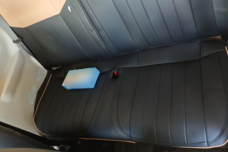 吉利银河 2025款 210km 熊猫卡丁中控内饰7004