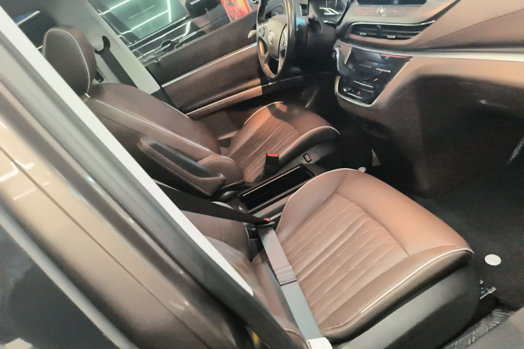 别克GL8 2023款 陆上公务舱 652T 豪华型局部细节41