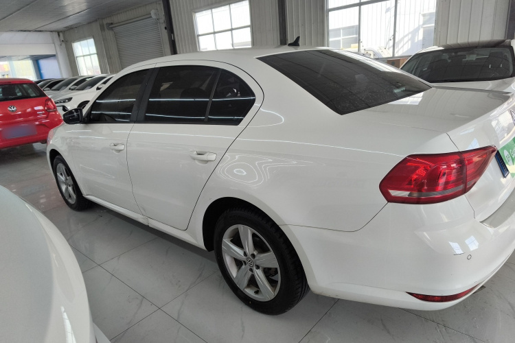 大众 朗逸 2018款 经典 1.5L 手动风尚版 国VI车身外观4