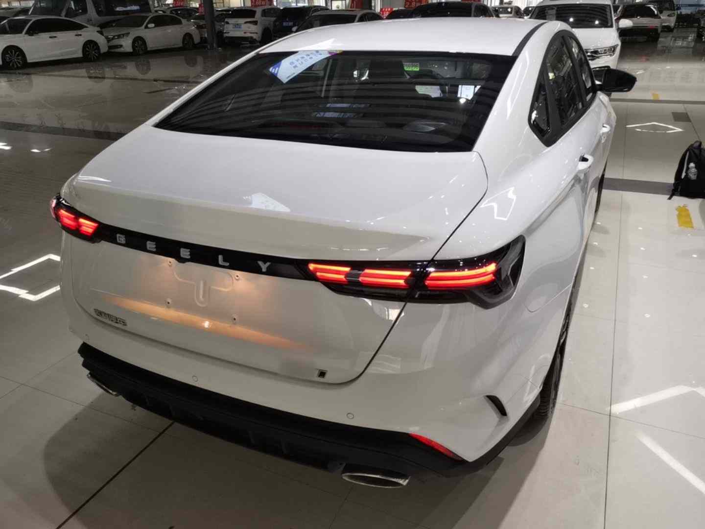 吉利汽车 2024款 缤瑞COOL 1.5T DCT龙腾版(4)