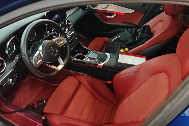 奔驰C级 2019款 C 260 运动版中控内饰19