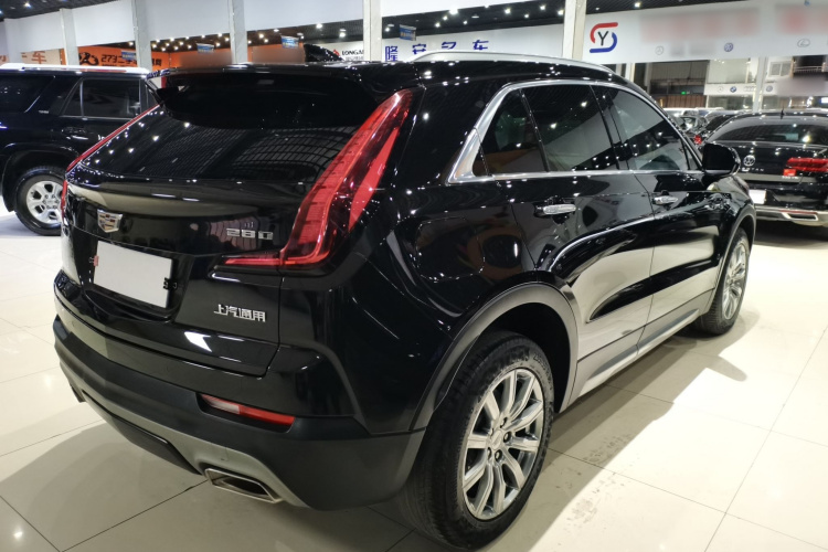 凯迪拉克XT4 2021款 28T 两驱豪华型车身外观7