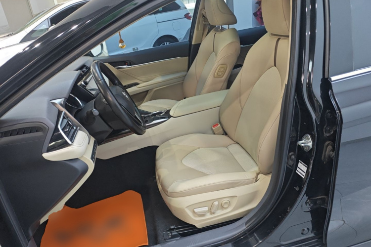 丰田 凯美瑞 2019款 2.0G 豪华版 国VI中控内饰19