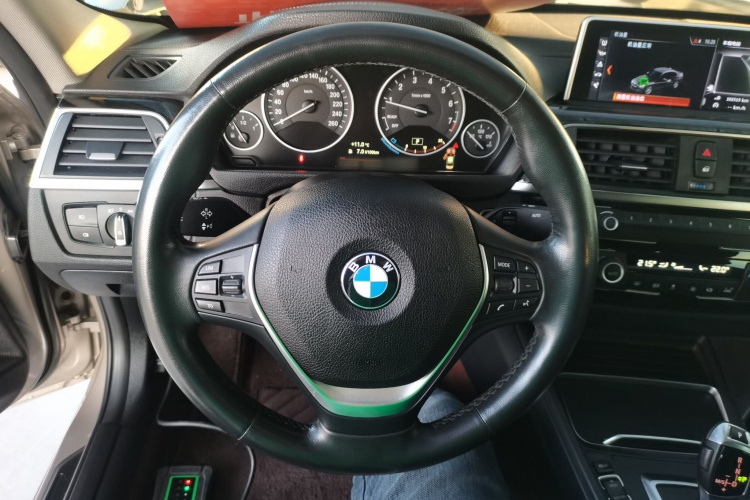 宝马3系 2018款 320Li 时尚型中控内饰13