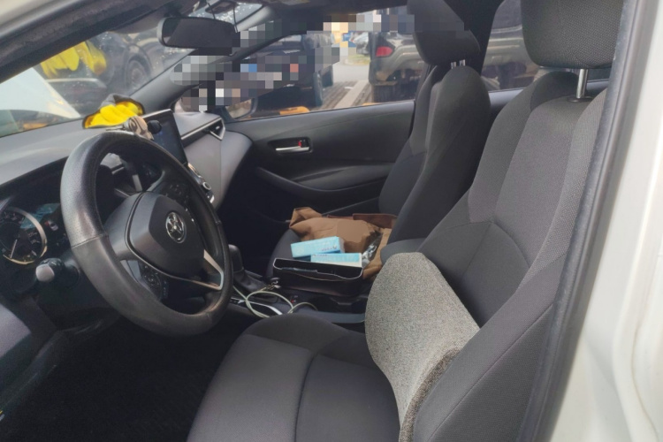 丰田 雷凌 2021款 185T CVT豪华版中控内饰19