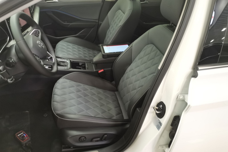 大众 速腾 2025款 改款三 300TSI DSG超越版局部细节19