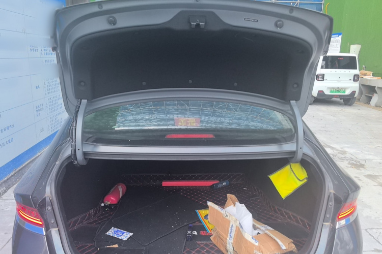 现代 菲斯塔 2019款 280TGDi 智速版 国VI机舱底盘23