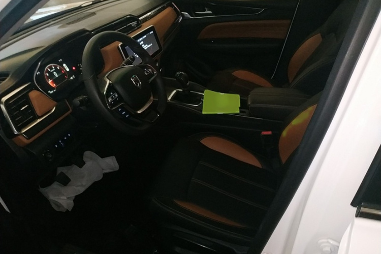 金杯 观境 2019款 1.6L 手动舒享型中控内饰7005