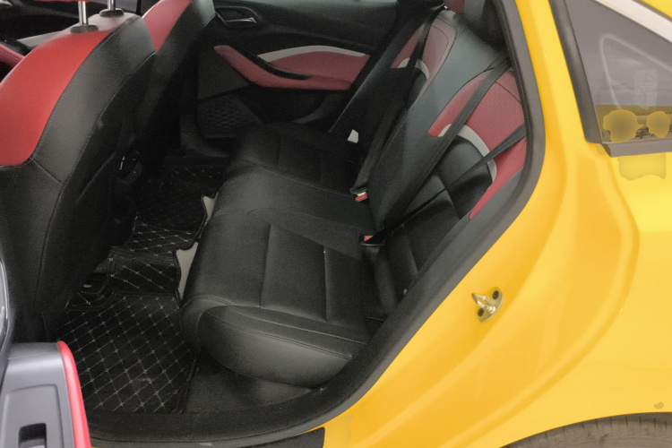 名爵 MG5 2021款 180DVVT 手动青春豪华版中控内饰21