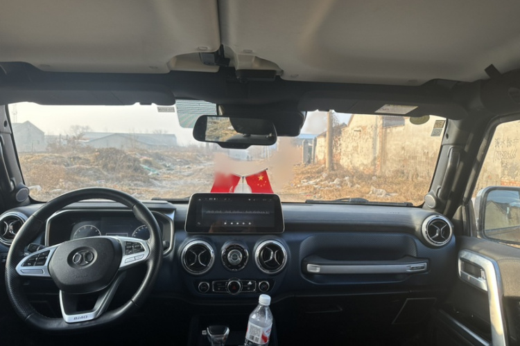 北京越野 北京BJ40 2019款 2.3T 自动四驱城市猎人版旗舰型 国VI中控内饰7001