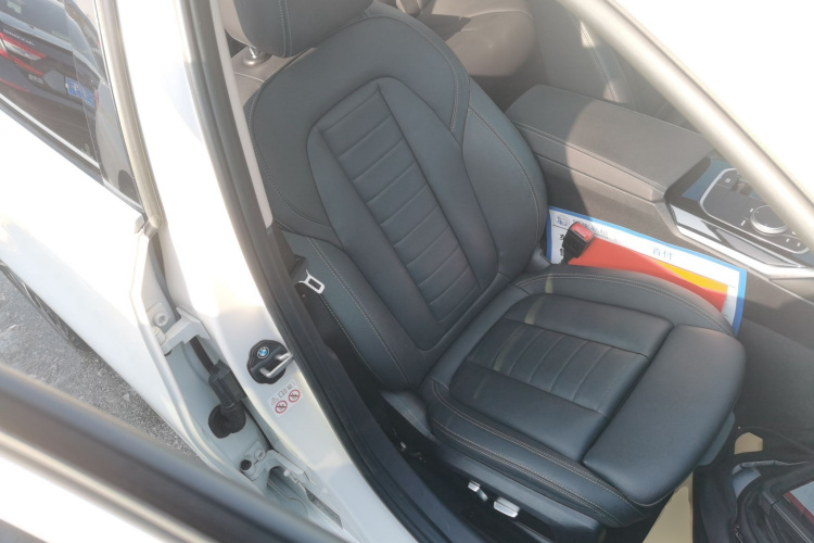 宝马3系 2020款 320Li M运动套装局部细节41