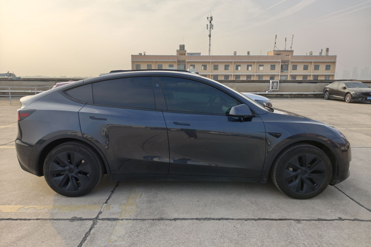 特斯拉 Model Y 2024款 长续航全轮驱动版车身外观6004