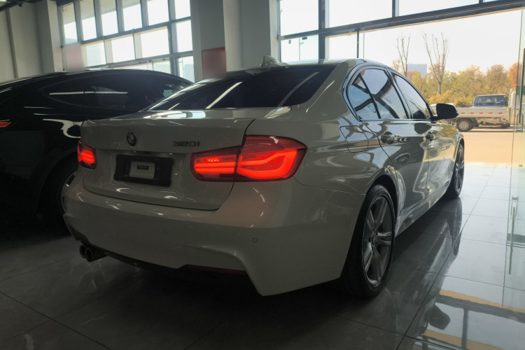 宝马3系 2018款 320i M运动套装车身外观7